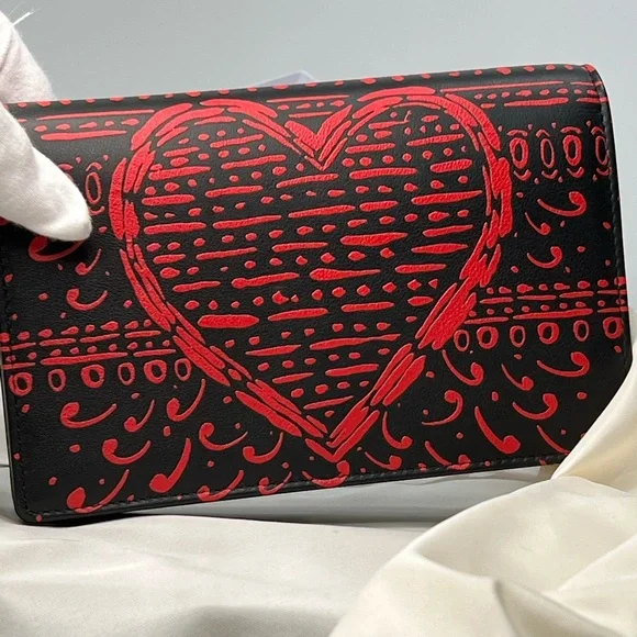 DIOR LIMITED EDITION Black Calfskin Wallet-on-Chain with Red Heart & Club motif - Picture 1 of 12